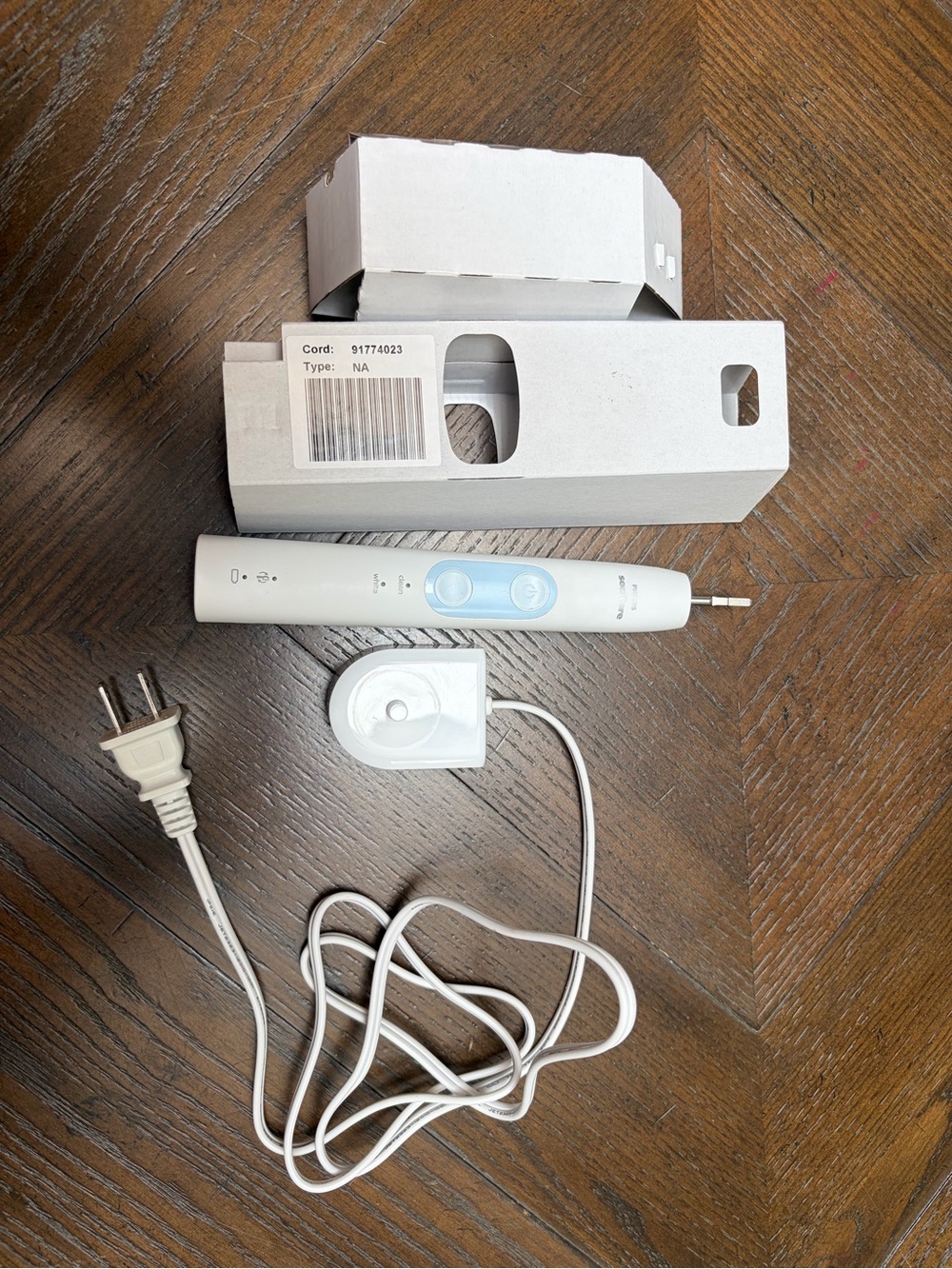Philips Sonicare HealthyWhite Rechargeable Electric Toothbrush - Picture 3 of 3